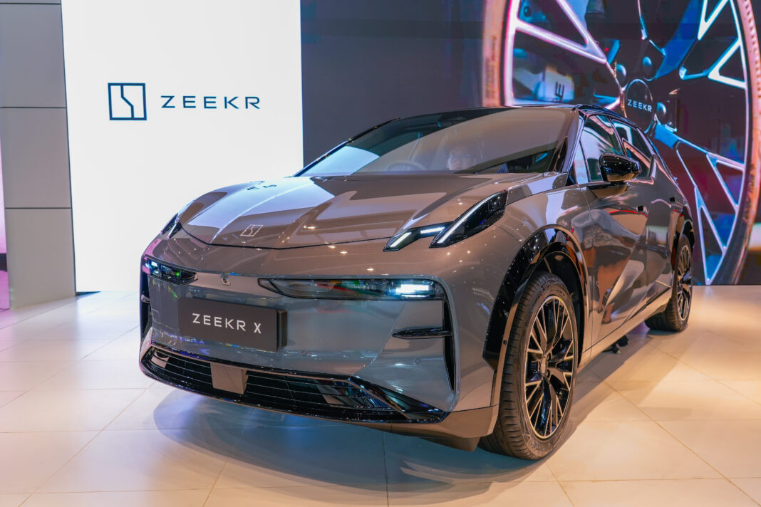 zeekr, tesla, baterie, elektromobil